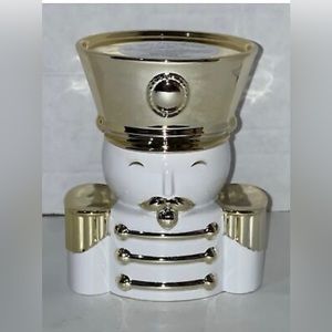 Bath and Body Works 2022 Christmas Nutcracker 3 wick Candle Holder, New